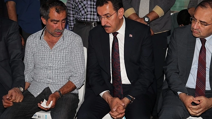 Bakan Tüfenkci, şehit ailesini ziyaret etti 