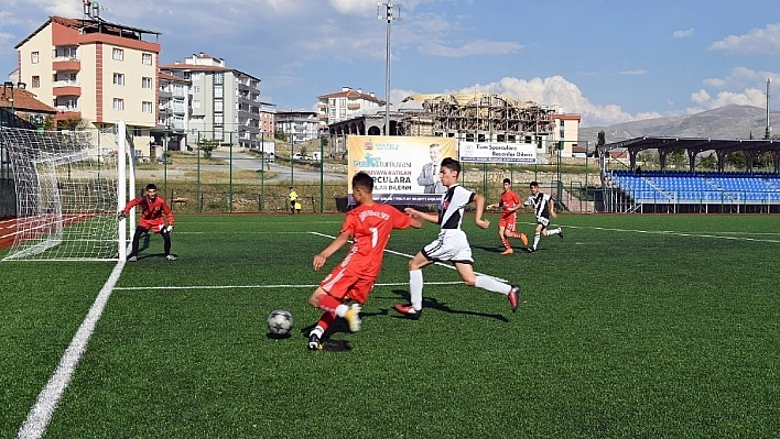 Futbol turnuvası start aldı 