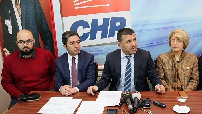 Kılıçdaroğlu'nun parçalanan çelenki 