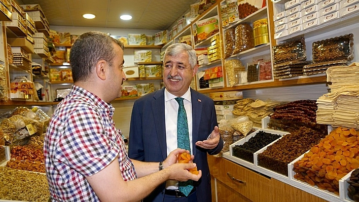 Polat, Şire Pazarı esnafıyla bir araya geldi 