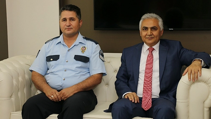 Kent Konseyinden duyarlı polise plaket 