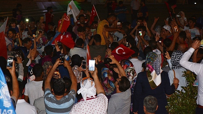 Malatya'da seçim kutlaması 