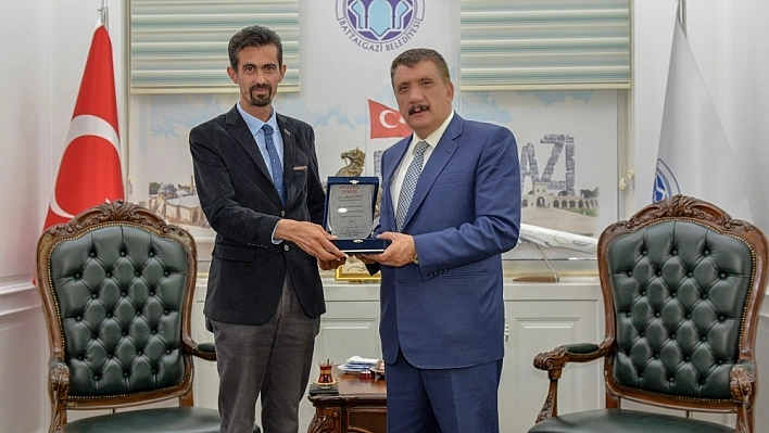 Başkan Gürkan, iki ödüle daha layık görüldü 