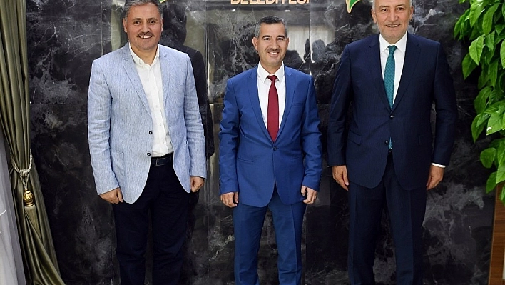 Milletvekillerinden Yeşilyurt Belediyesine ziyaret 