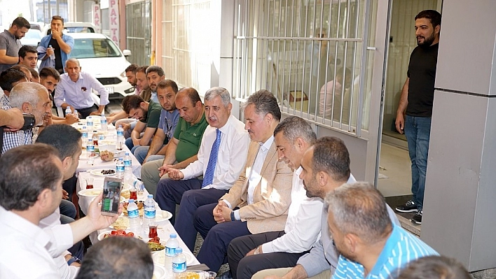 Polat, Şire Pazarı Esnafıyla bir araya geldi 