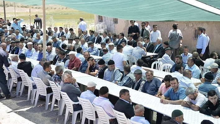 Bakan Tüfenkci'den şehidin ailesine taziye ziyareti 