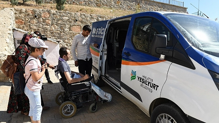 Başkan Çınar engelli vatandaşı makamında ağırladı 
