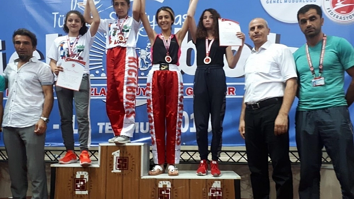 Tuncelili Kick Boksçulardan Türkiye dereceleri 