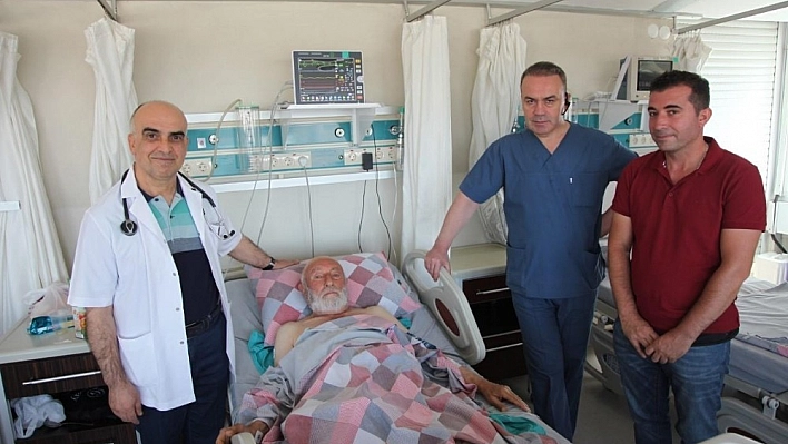 80 yaşına kadar kalbi delik yaşadı 