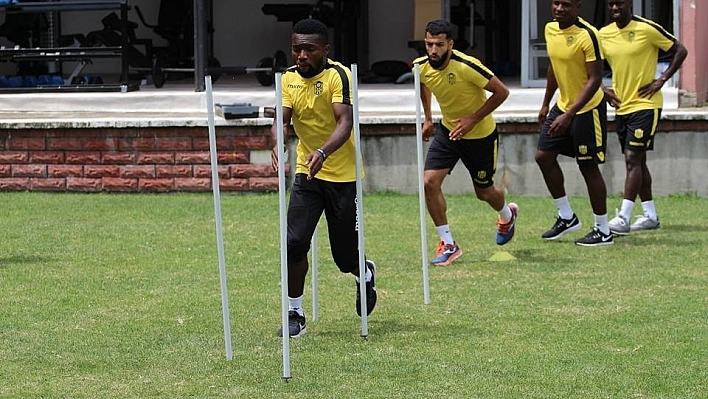 E. Yeni Malatyaspor'da kamp çalışmaları sürüyor 