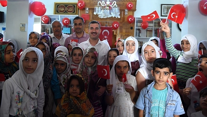 Kur'an kursu öğrencileri şehitleri dualarla yad etti 
