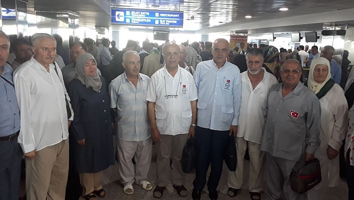 Hacı adayları dualarla uğurlandı 