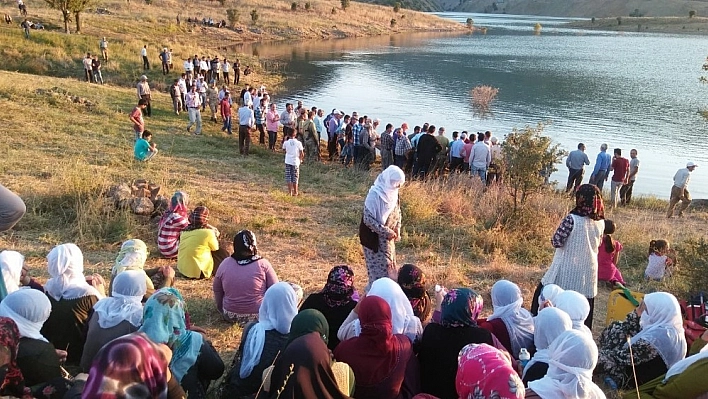 Fotoğraf çekerken baraj gölüne düşen genç kayboldu 