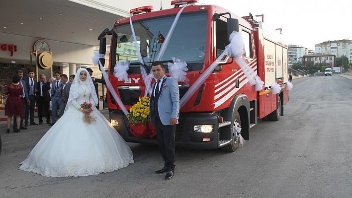 İtfaiye aracı bu kez gelin arabası oldu 
