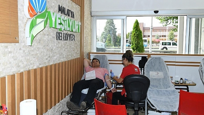 Yeşilyurt Belediye personelleri kan bağışında bulundu 