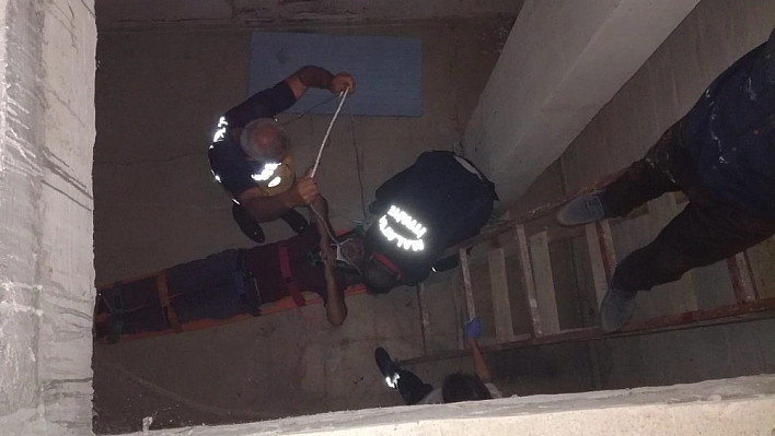 İnşaatın bodrumuna düşen kişi yaralandı 