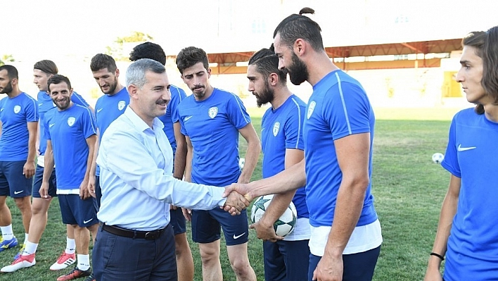Çınar'dan Yeşilyurt Belediyespor'a moral ziyareti 