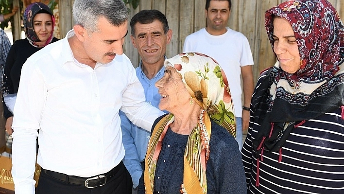 Yeşilyurt Belediyesi evi yanan aileyi yeni evine kavuşturdu 
