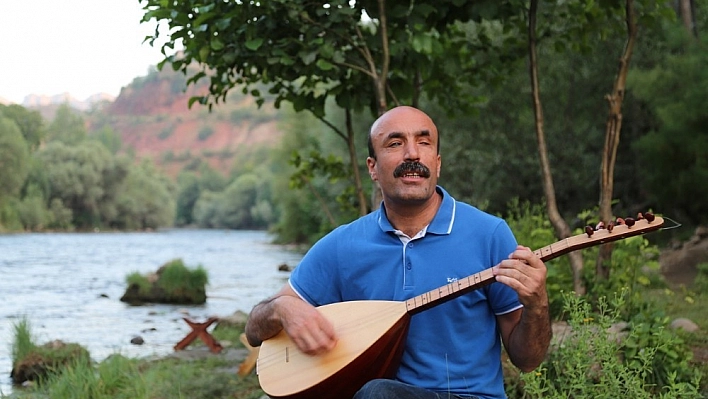 Görme engeli yıldırmadı, en büyük hayali olan müzik albümünü çıkardı 