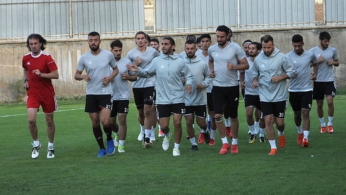 Elazığspor Kafilesi Adana'ya Gitti