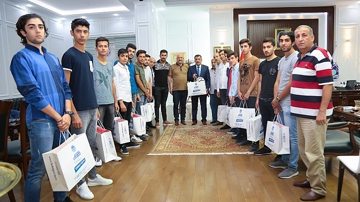 Başkan Gürkan'dan Malatyasporlu futbolcular nasihat 