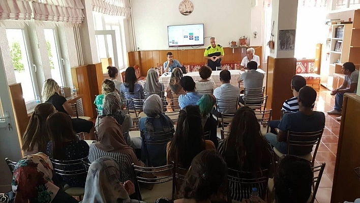 Çemişgezek'te öğretmenlere trafik eğitimi 