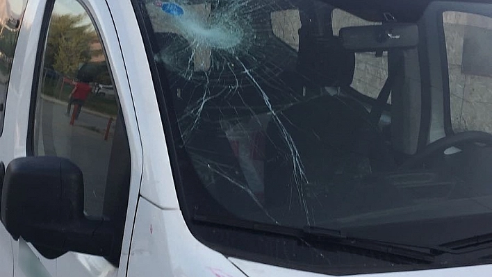 Hafif ticari araç bisiklete çarptı: 1 yaralı 