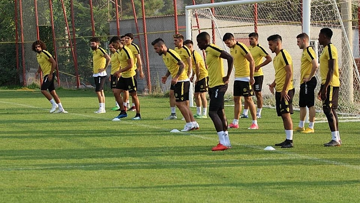 Evkur Yeni Malatyaspor sezon başından beri ilk kez tam kadro çalıştı 