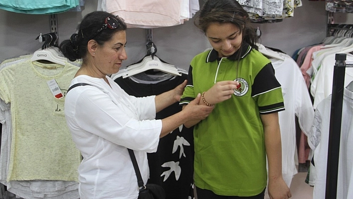 Okulların açılacak olması esnafı sevindirdi 