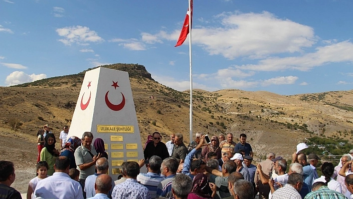 1994'de haince şehit edilen 13 Ulukaleli için anıt yapıldı 