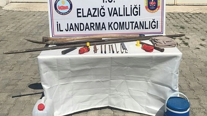 Kaçak kazı yapan 10 kişi gözaltına alındı