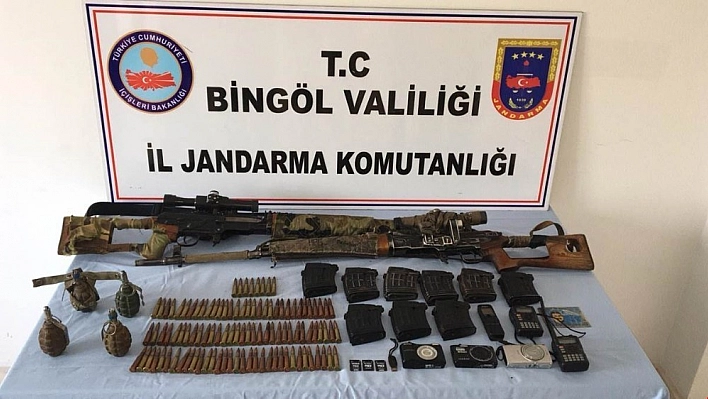 Öldürülen teröristlerin keskin nişancı tüfekleri ele geçirildi 