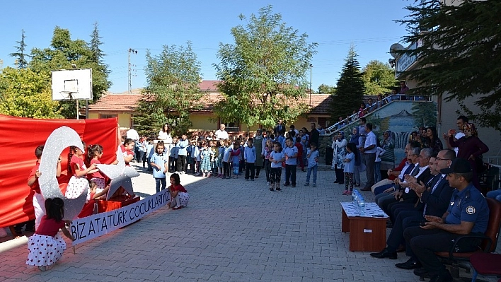 Darende ilçesinde İlköğretim Haftası etkinliği 