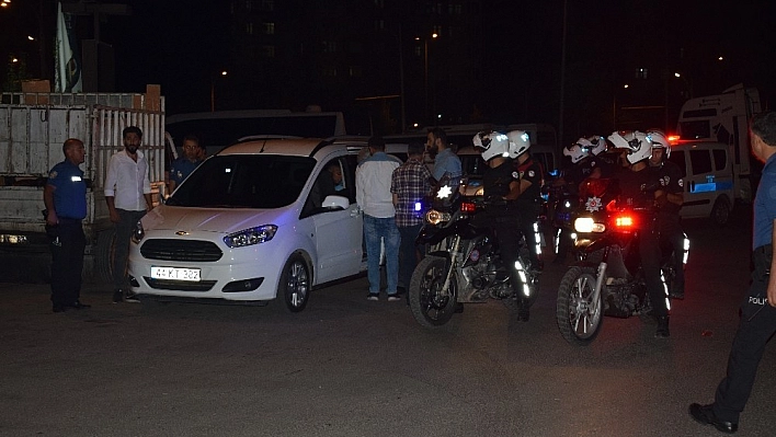 Polis rögar kapağı hırsızlarını kıskıvrak yakaladı 