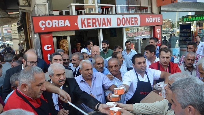 CHP'den 5 bin kişiye aşure ikramı 
