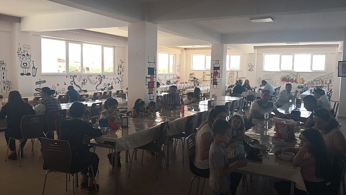 İbrahim Yücel Okullarında Aşure ikramı 