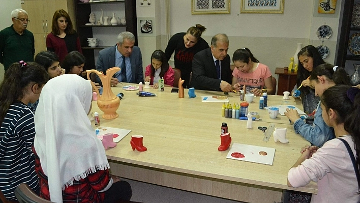Kız çocukları doyasıya eğlendi 