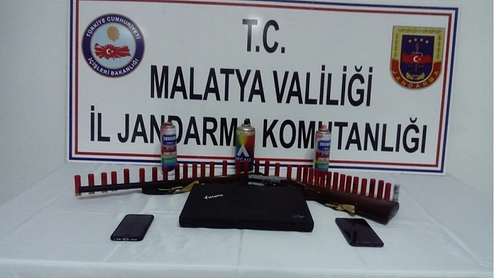 Terör örgütü propagandası yapan 2 kişi yakalandı 