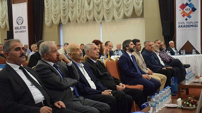 Sivil tolum kuruluşlarının tarihçesi ve işlevleri ele alındı 