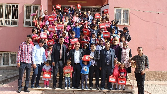 Öğrencilere kıyafet ve kırtasiye desteği