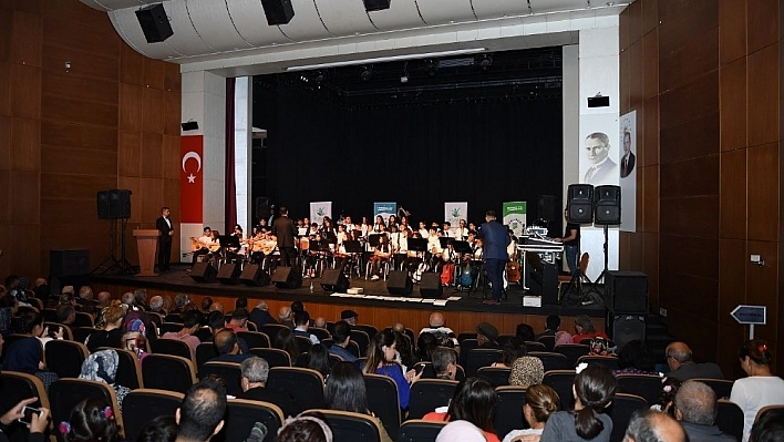 Öğrencilerin konseri büyük ilgi gördü 