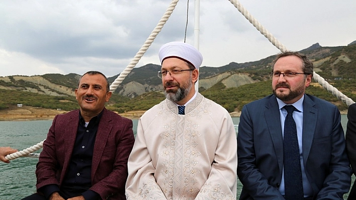 Diyanet İşleri Başkanı Erbaş: 'Biz bir ve beraber oldukça ihanetlerin sonu gelecektir' 