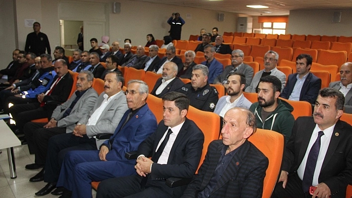 Polis muhtarlarla huzur toplantısı yaptı 