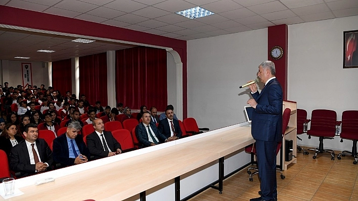 Başkan Polat öğrencilerle bir araya geldi 