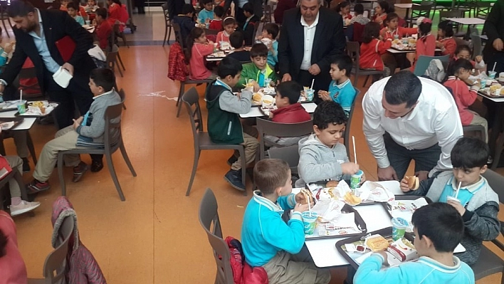 Çöşnüklüler 120 minik öğrenciyi giydirdi 