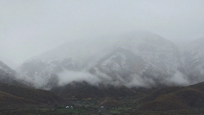 Şeytan ve Munzur Dağlarına mevsimin ilk karı düştü 