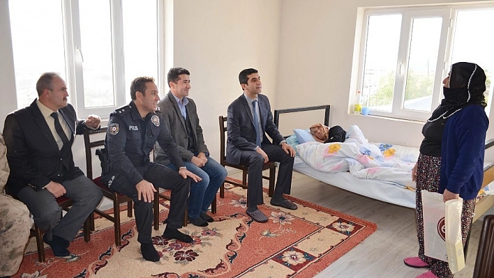 Cumhuriyet'le yaşıt Ümmügülsüm Nineye  ziyaret 
