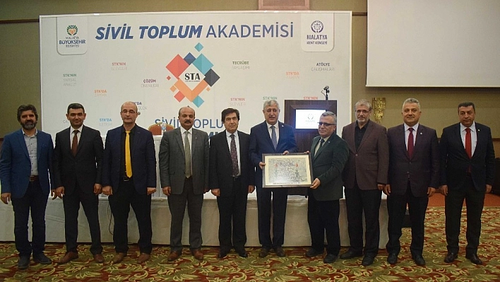 Sivil toplum kuruluşlarının yapısal analizi ele alındı 