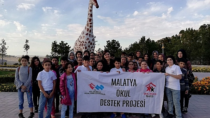 Çocuklara hayvanat bahçesi gezdirildi 