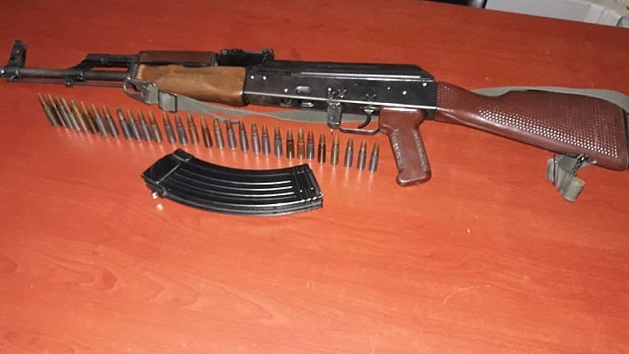 Köy korucusundan çaldığı silahla yakayı ele verdi 
